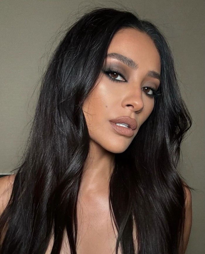 Αυτή την άνοιξη το Soft Glam Make-up δίνει τη θέση του στο Party Girl Make-Up