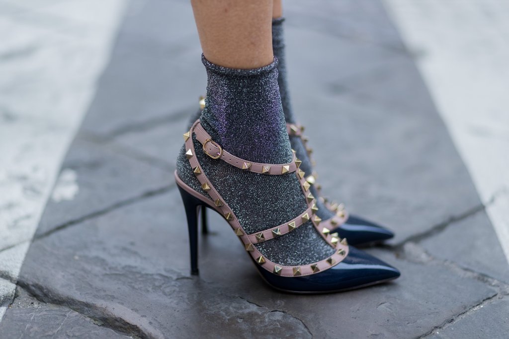 Οι Statement κάλτσες είναι το απόλυτο Trend του Street Style Look σου Savoir Ville